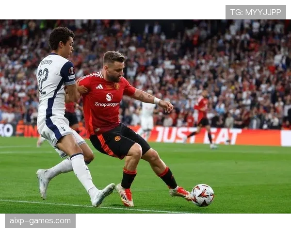 热刺高位压迫战术下,防线空当暴露致快速反击风险加剧 热刺高位压迫战术下,防线空当暴露致快速反击风险加剧