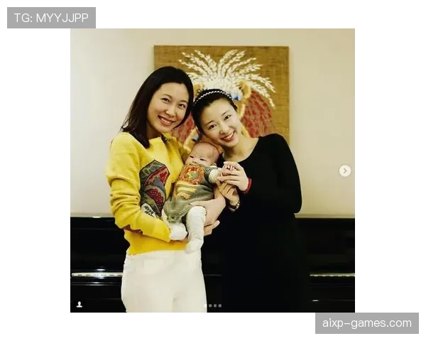 李梦又现豪宅派对,摄像头外的她和球场上判若两人! 李梦又现豪宅派对,摄像头外的她和球场上判若两人!