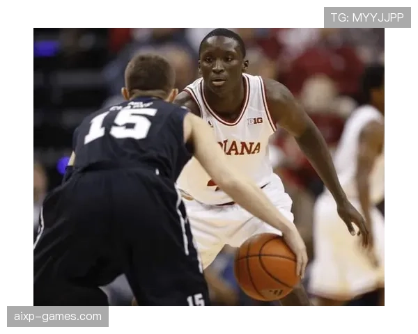 奥拉迪波无球跑动制造错位，提升热火外线防守压迫性